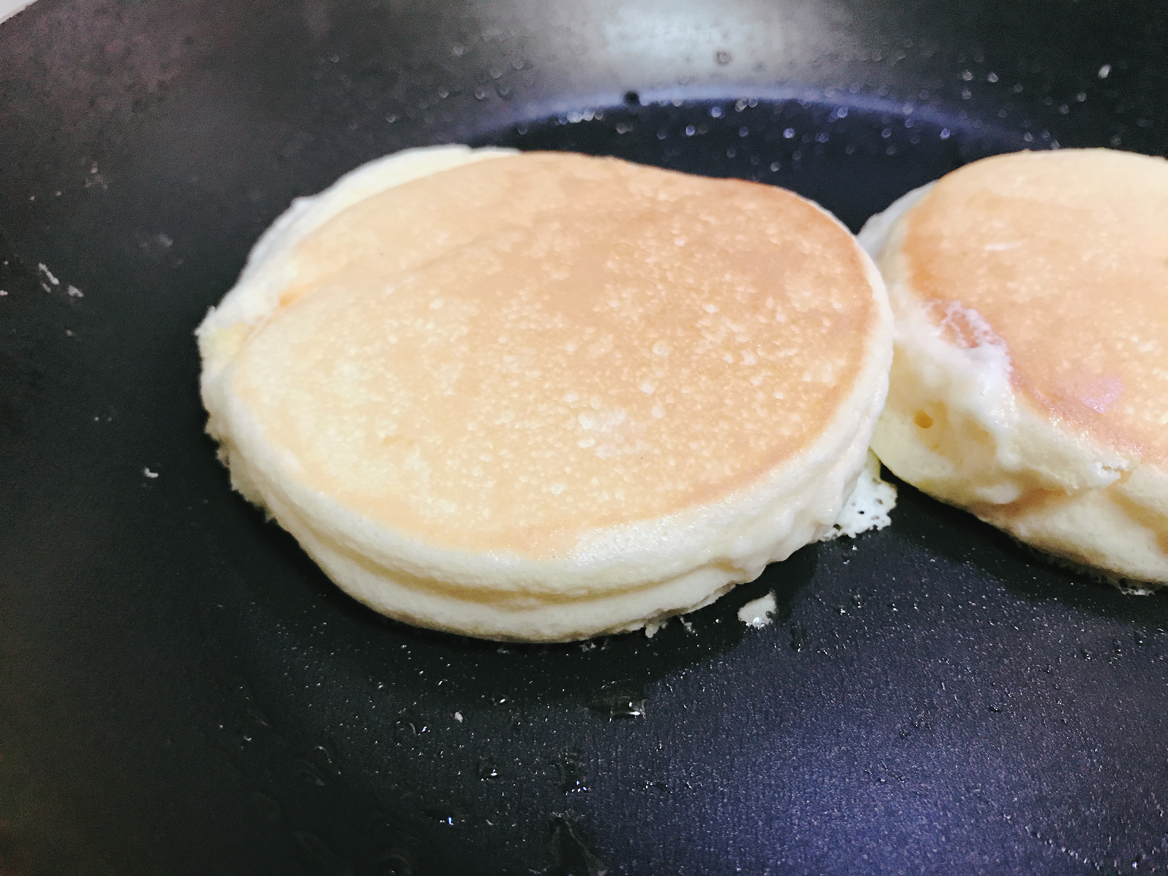 别去排队了,教你在家用平底锅制作抖音网红舒芙蕾松饼,简单易做