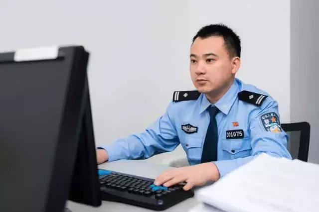 渝中民警陈为祺:指挥室里的千里眼