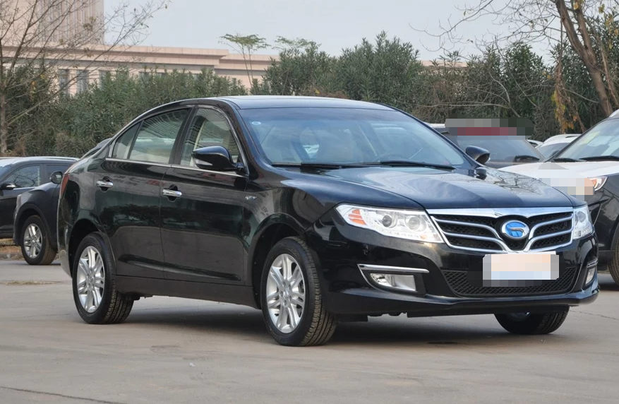 这款广汽新能源-传祺ga5新能源,设计非常简洁大方,车身线条流畅