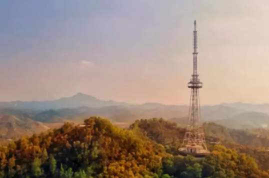 筆架山又名文筆山,是高州市美麗的城區生態森林休閒公園.