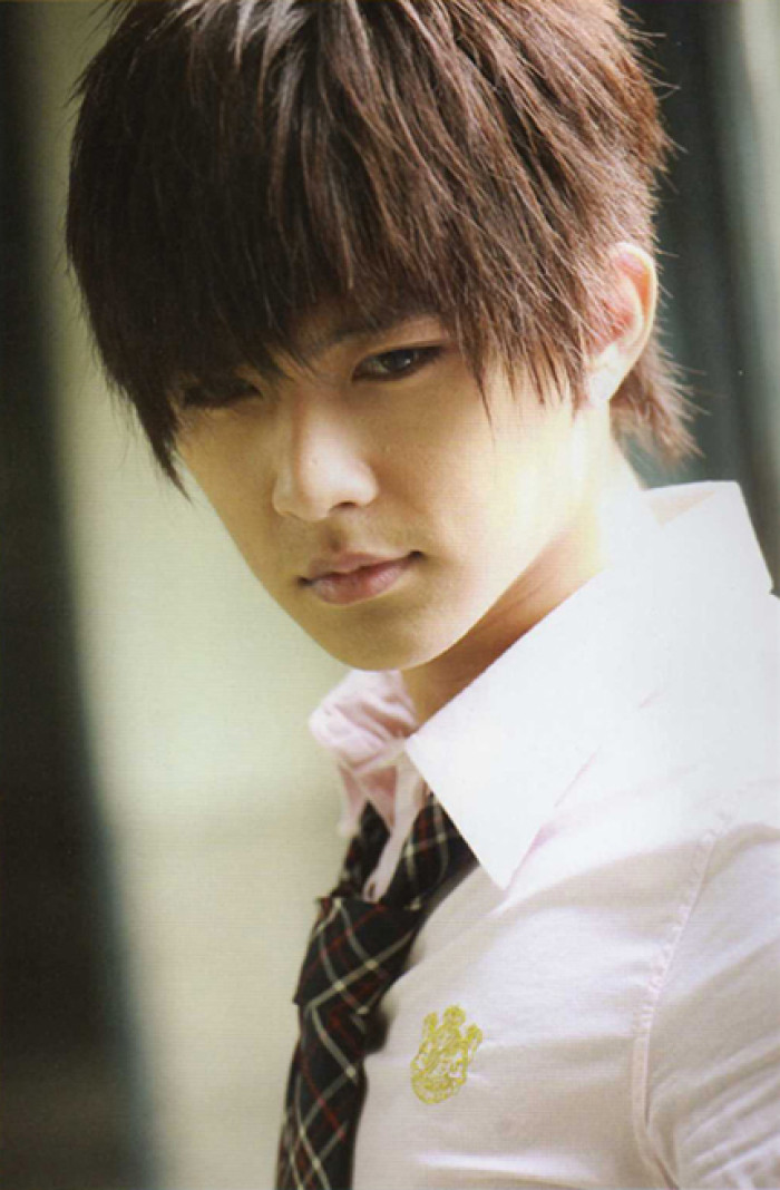 炎亚纶回应"劈腿"事件,发长文道歉,疑似出柜?