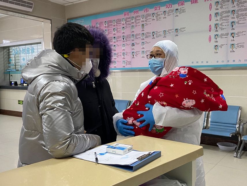我市首例治愈的新冠肺炎产妇康复出院 新生儿未感染