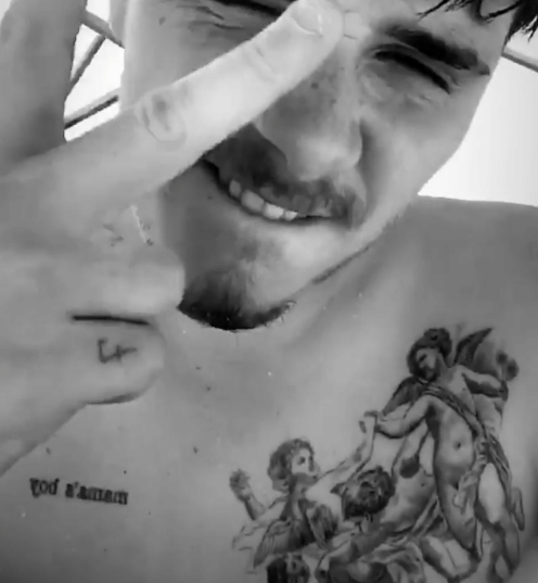 布鲁克林再添新纹身都快超越贝克汉姆了,这次和小七哈珀有关系