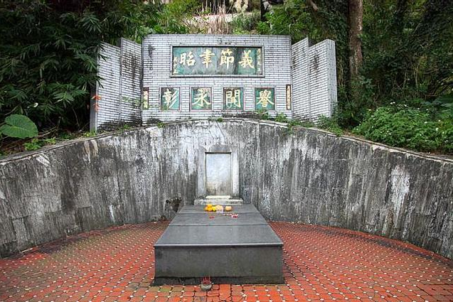 杜月笙墓地:生前辉煌死后却凄惨无比,墓园周围被青山环绕!