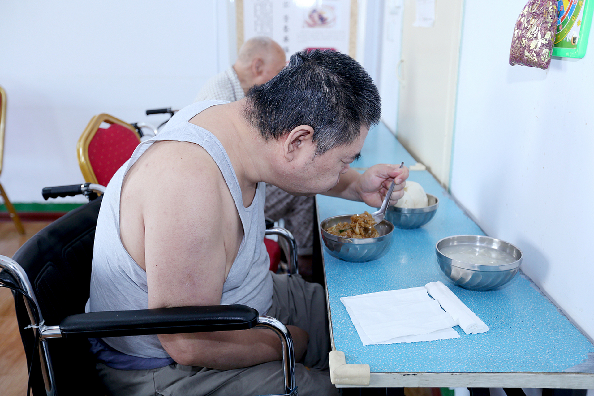 偏瘫患者的日常生活活动能力训练方法:进食训练 #脑梗