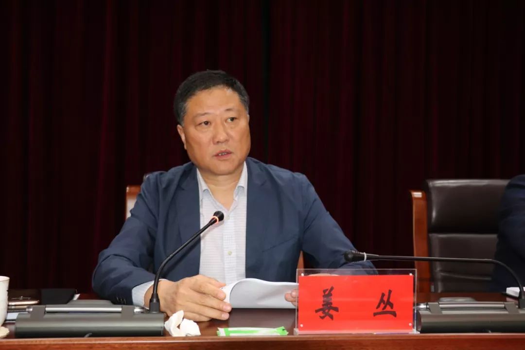 全区2019年重点工作暨重点项目推进会议强调 加快推动