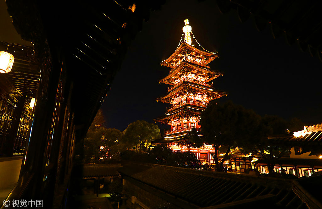 江蘇蘇州寒山寺全面亮燈 迎第40屆新年聽鐘聲活動