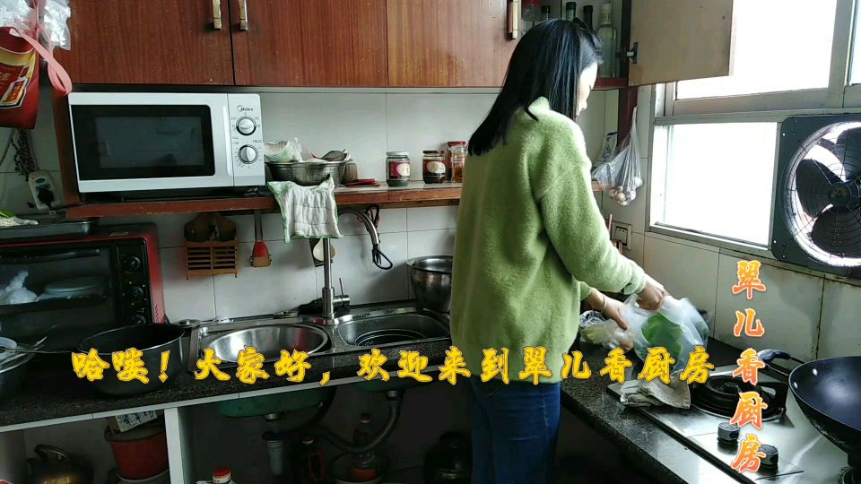 半斤猪肉,2块豆腐干,2两大葱,教你制作又滑又嫩的炒肉丝