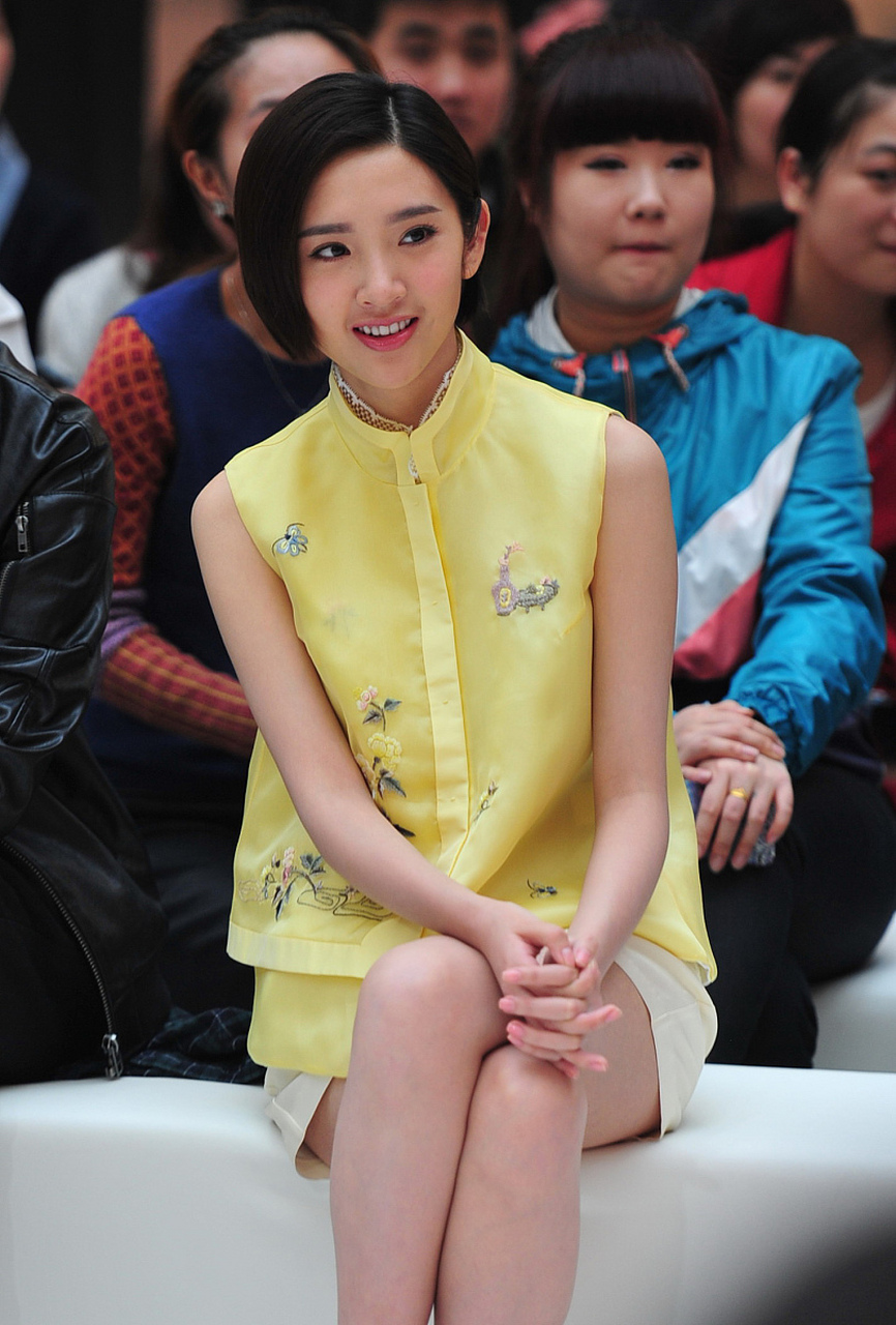 唐艺昕虽然长久以来未拥有令人瞩目的标志性角色,却成了秀恩爱的头号