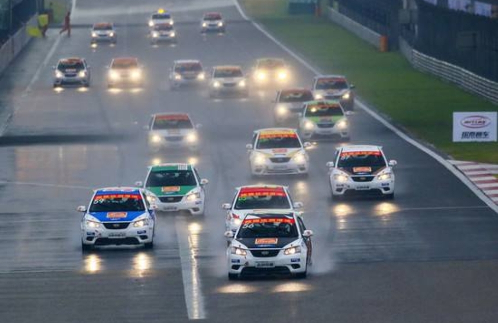 旅行|一群爱好者的集体狂欢——上海国际赛车场