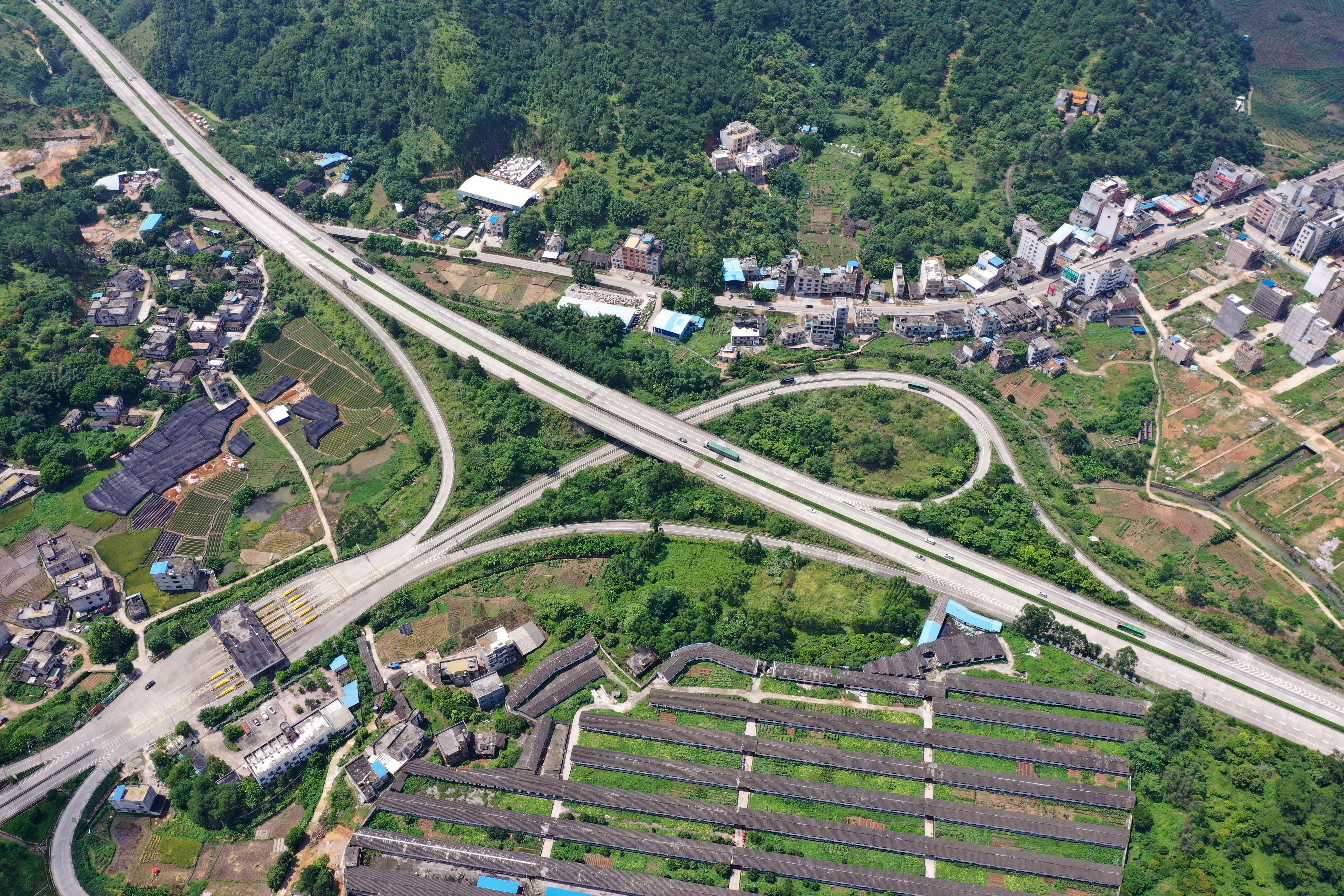 筋竹至岑溪高速公路图片