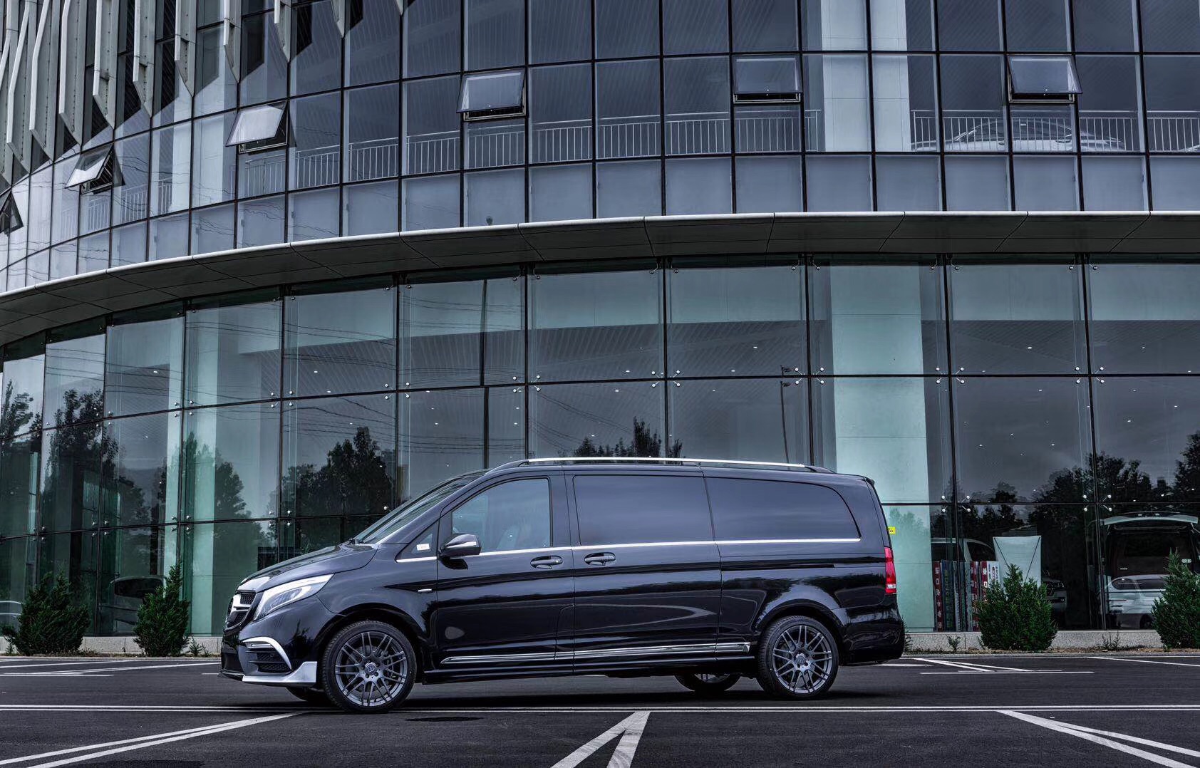 全新奔驰v260改装得很好看