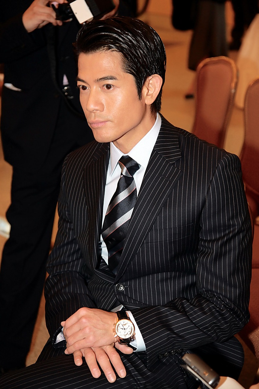 中国5大帅哥明星:刘德华,吴彦祖,古天乐,彭于晏和邓超,他们英俊潇洒