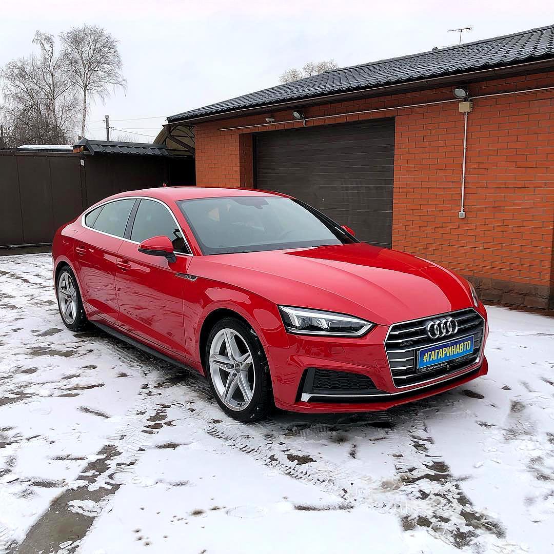 雪景实拍奥迪a5,高档双门轿跑车,美貌与尊贵并存