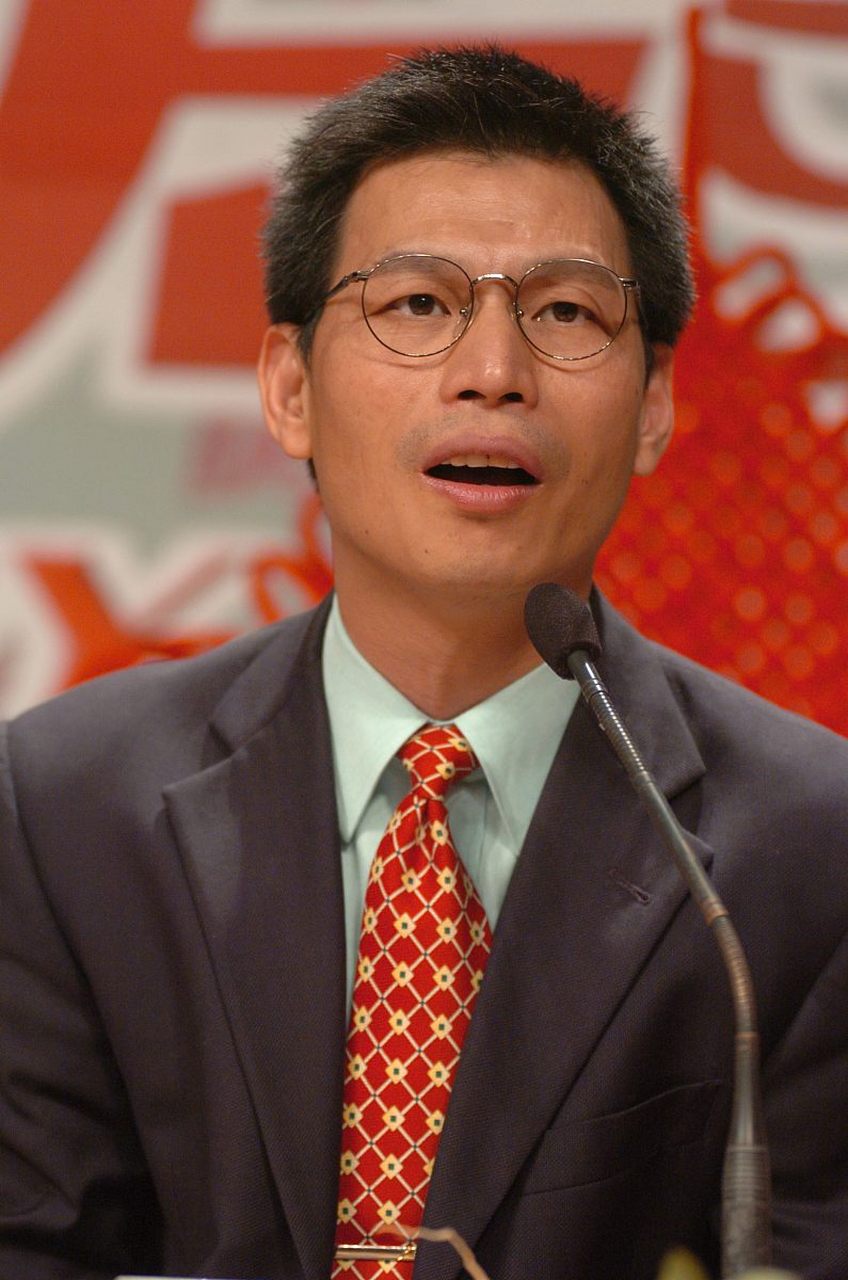 央视前名嘴段暄行贿逾950万元# 有时我在想,人生为了感情和金钱吗