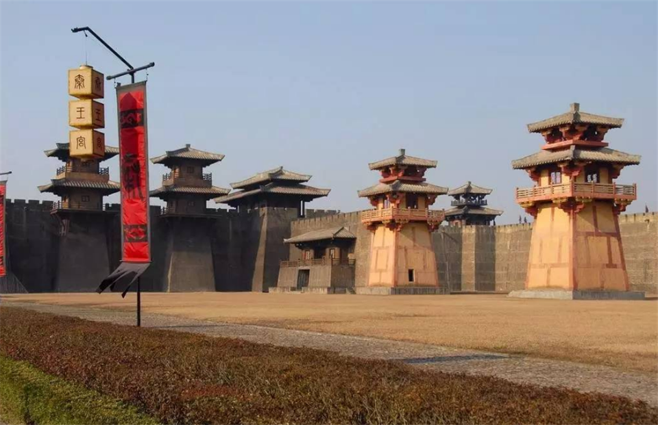 东汉盛世,汉章帝大力发展经济,支持班超保住了西域