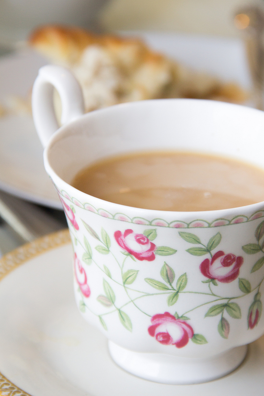 内蒙古各地的传统美食味道--蒙古奶茶 蒙古奶茶是蒙古族传统的一种奶