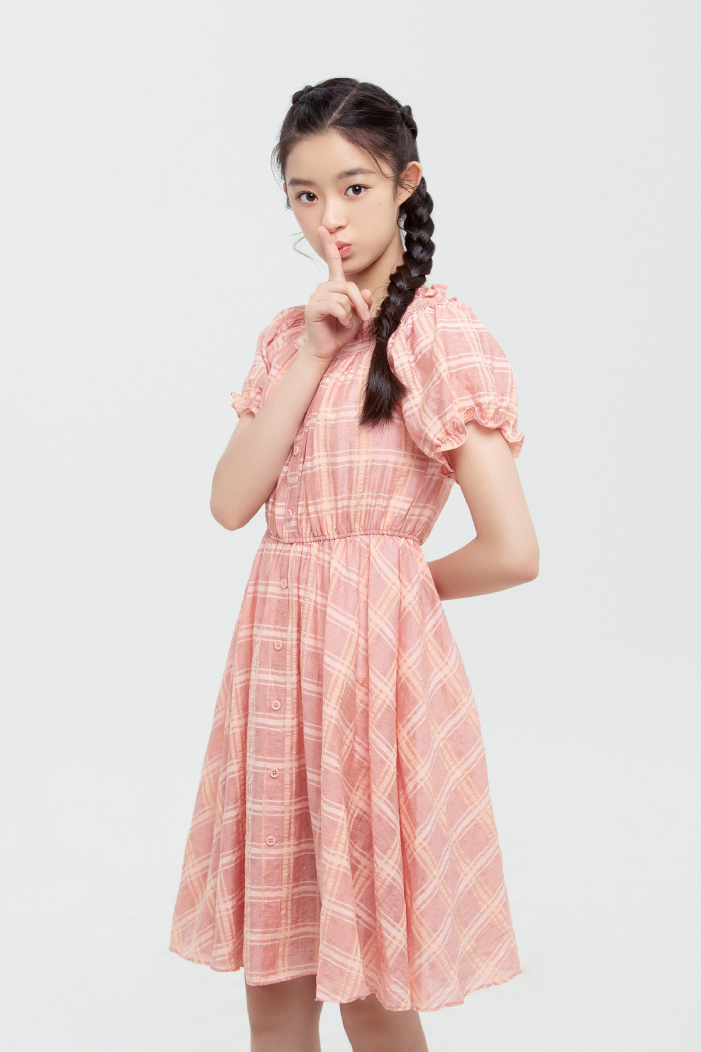 黄杨钿戏中是聪明伶俐小神童,戏外也是元气满分的可爱少女