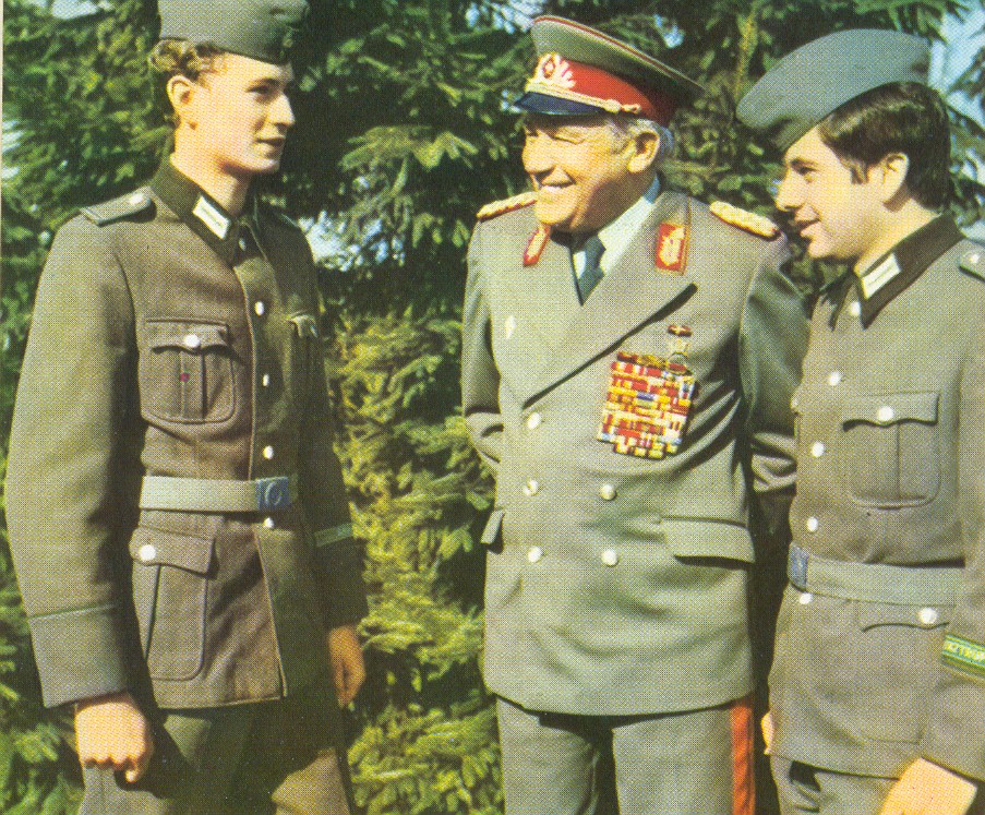东德军服和纳粹军服图片