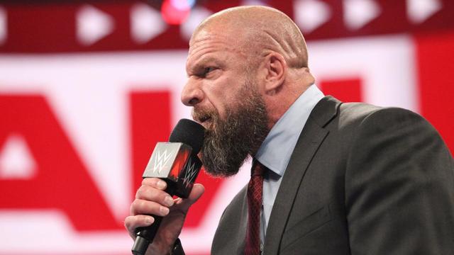 wwe驸马爷hhh做过哪些糟糕的事?嘲笑女报幕员,嫉妒y2j的才华!