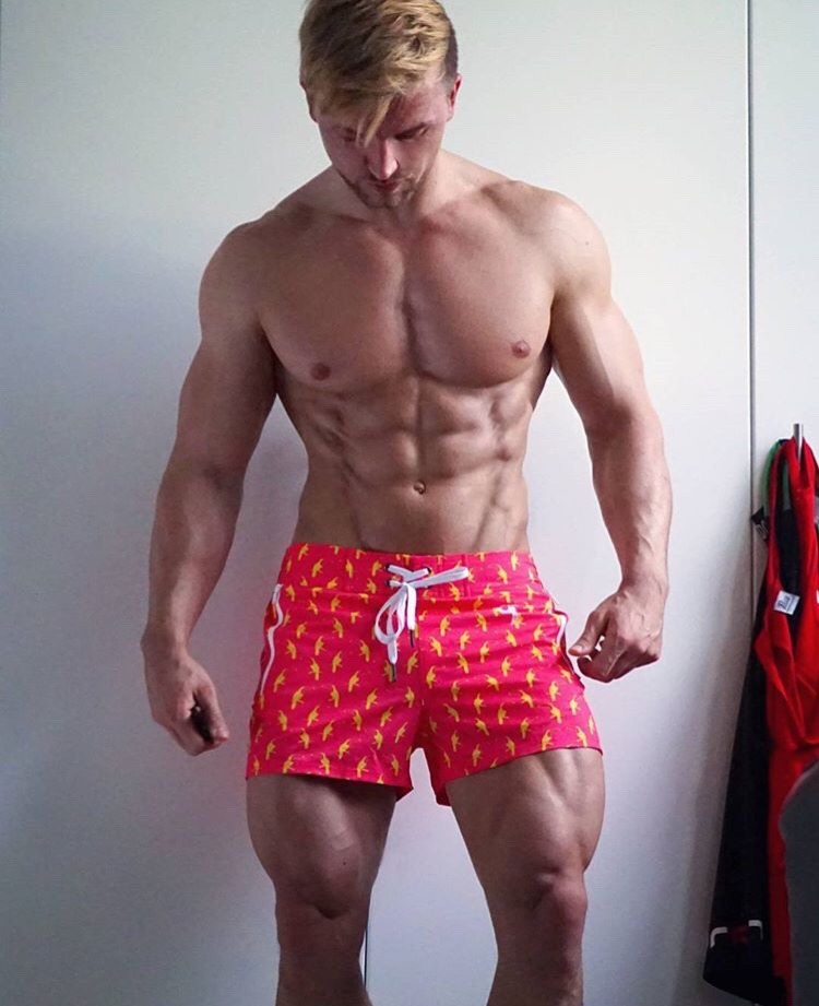 太瘦被嘲笑?我们该如何变成肌肉男?