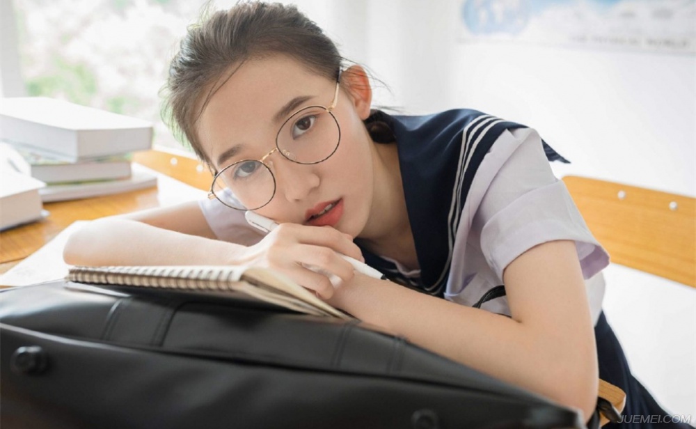 柔弱的文静小女生 清新自然