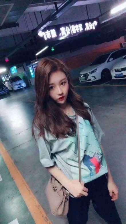 抖音红人温婉,真实姓名许静婉?难道就没感觉她火的很尴尬吗?