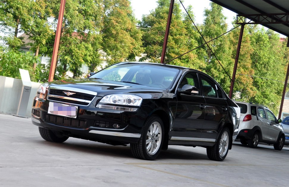 外观时尚大气的瑞麟,内饰优雅简约,个人很喜欢