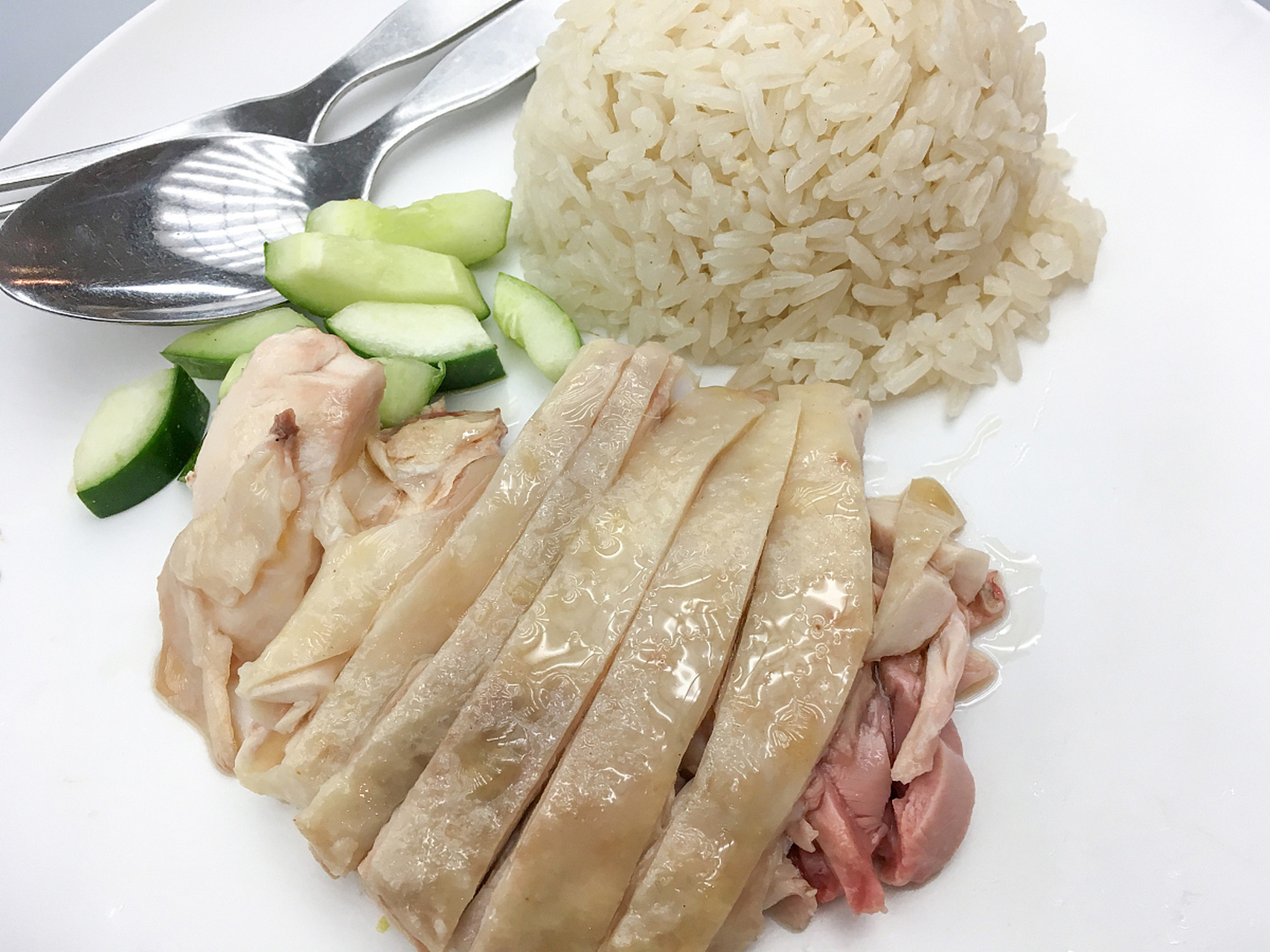 白切鹅,绝对是首选!鲜嫩滑口,香味浓郁,啊,想想都流口水!