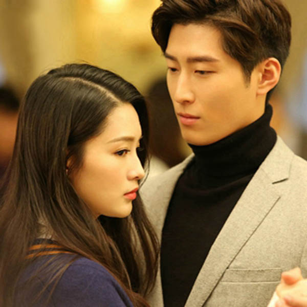 李沁这是要火了?两部新剧都有人气爆火的男神,网友:嫉妒!