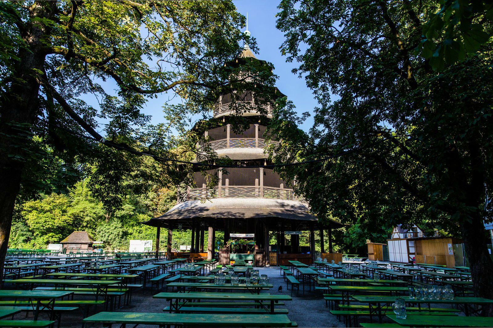 除了汕头方特欢乐世界蓝水星,沈阳花果山神秘谷风景区,项目很多的旅游