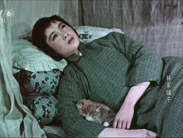 《林家铺子》中林小姐扮演者因何淡出影坛?她后来的成就超乎想象