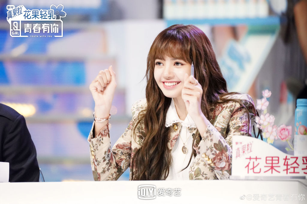 青春有你2:95后导演太惊艳,气质不逊训练生,网友跪求导演出道