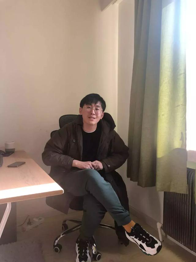 cos东北中年女性,撕坏母亲的貂,探秘大连老湿王博文的网红路