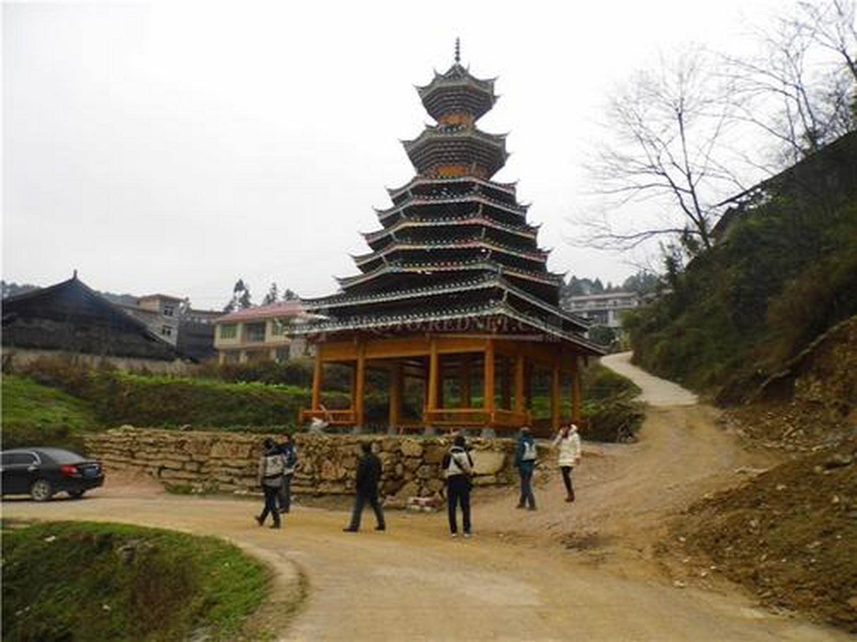 遇见美好#遇见好风景 新晃鼓楼:鼓楼与侗寨的风雨桥,凉亭一样,是