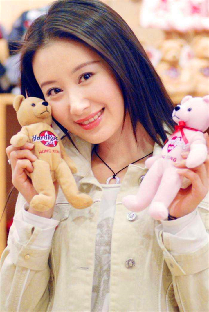 不同以往的清纯风格,舒畅这组照片更美