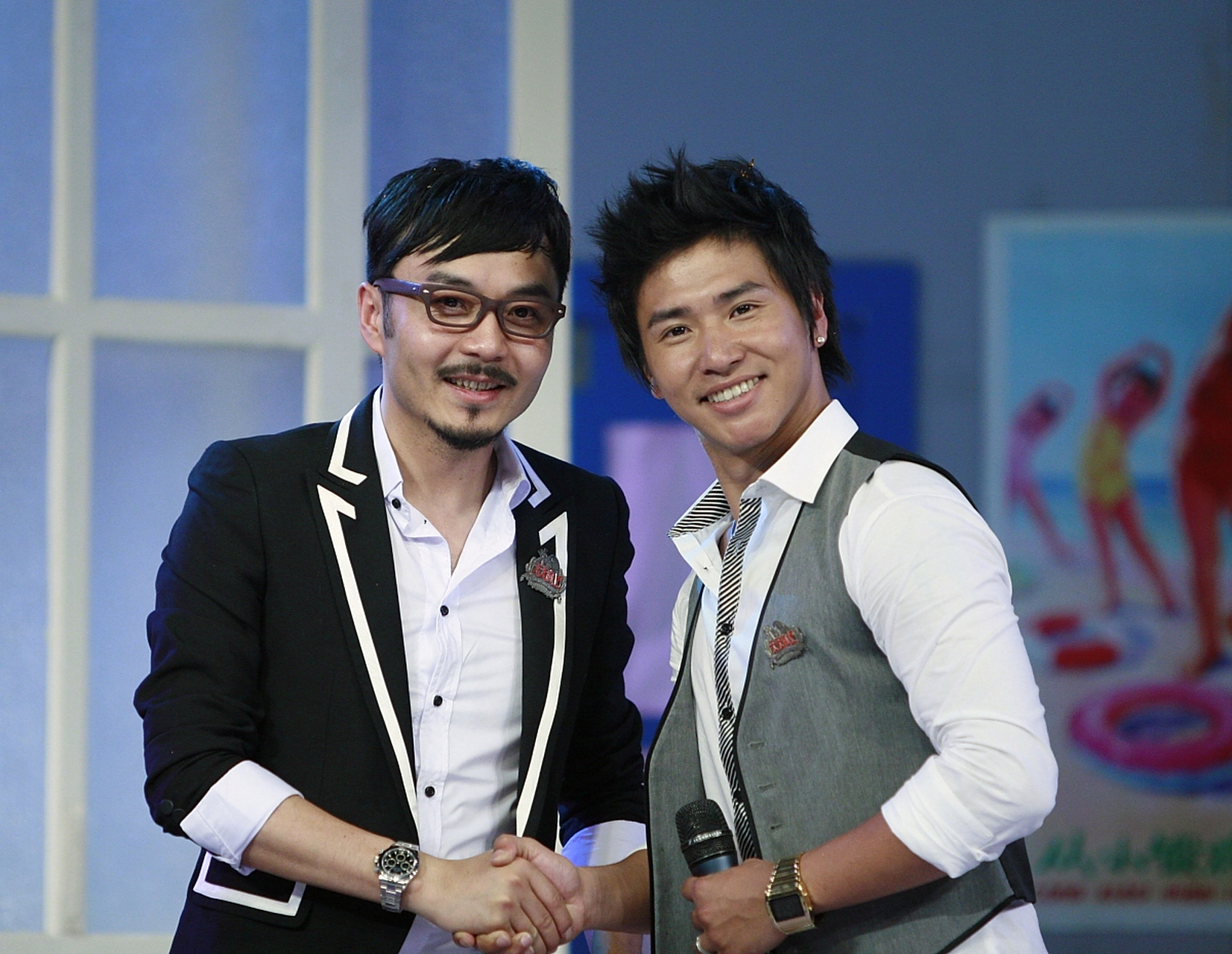 【欧弟晒与汪涵合照】近日,欧弟晒出与汪涵合照,配文称:好久不见,跟