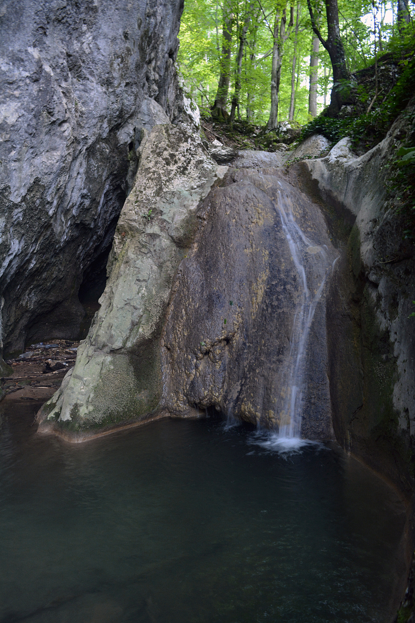 乳源大峡谷探秘——韶关的惊险与刺激之旅  想象一下,站在巨大的峡谷