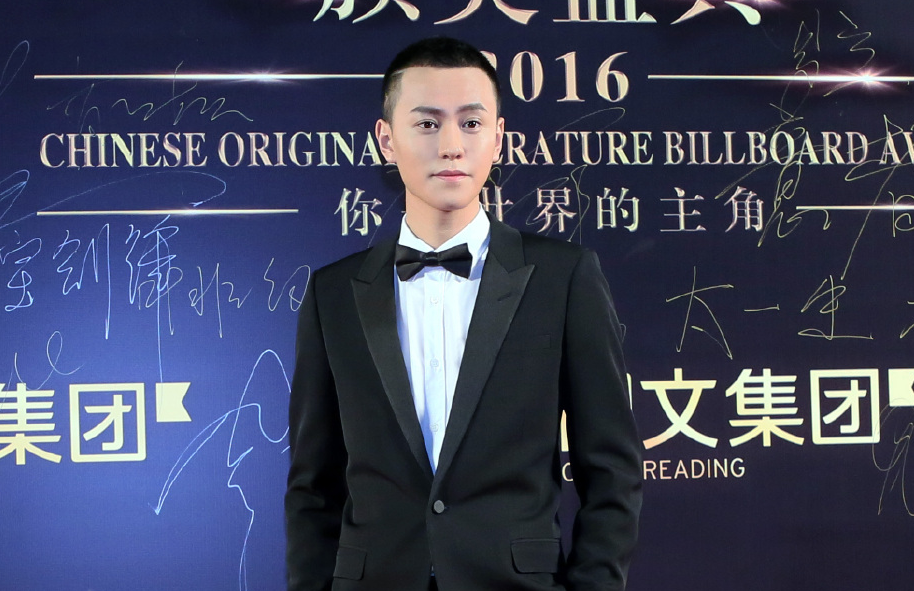 就算是光头又或者是平头,秦俊杰都超级帅气,这就是颜值啊