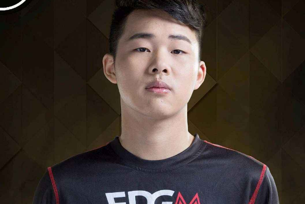 王者荣耀:edgm新赛季怎么打?队员调整不大,初晨有了大突破