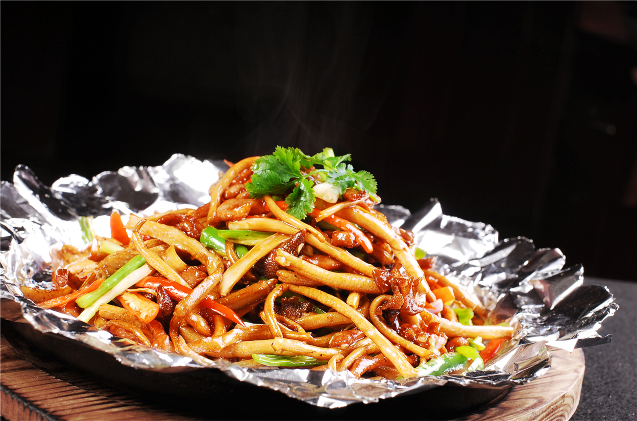 喜欢吃鸭的看过来,好吃不腻,让人食欲大开 热-铁板茶树菇鸭丝