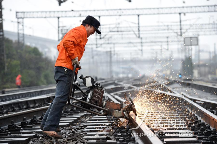 2019年1月10日,中國鐵路南昌局集團公司萍鄉工務段宜春線路車間工作