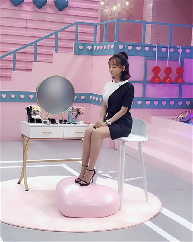 口红王子:杨蓉化妆品曝光,私人订制面霜价值5位数,吓呆何炅