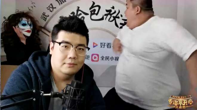小姐姐直播间埋伏，把200斤的胖子吓出猪叫