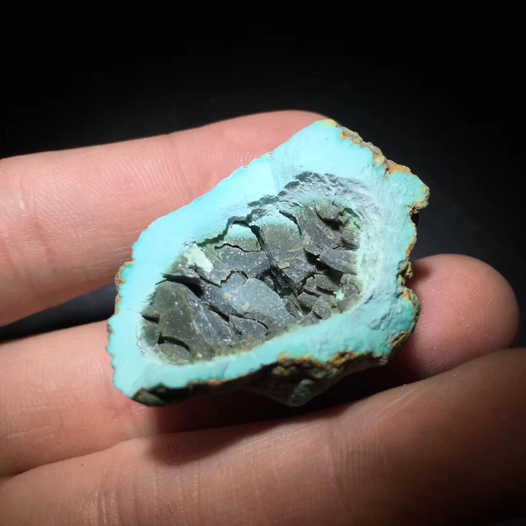 不懂绿松石毛料?进来看看就懂了