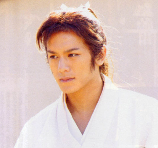 他13岁就颜值逆天,1个人开创了黄金时代,还是山下智久的偶像!