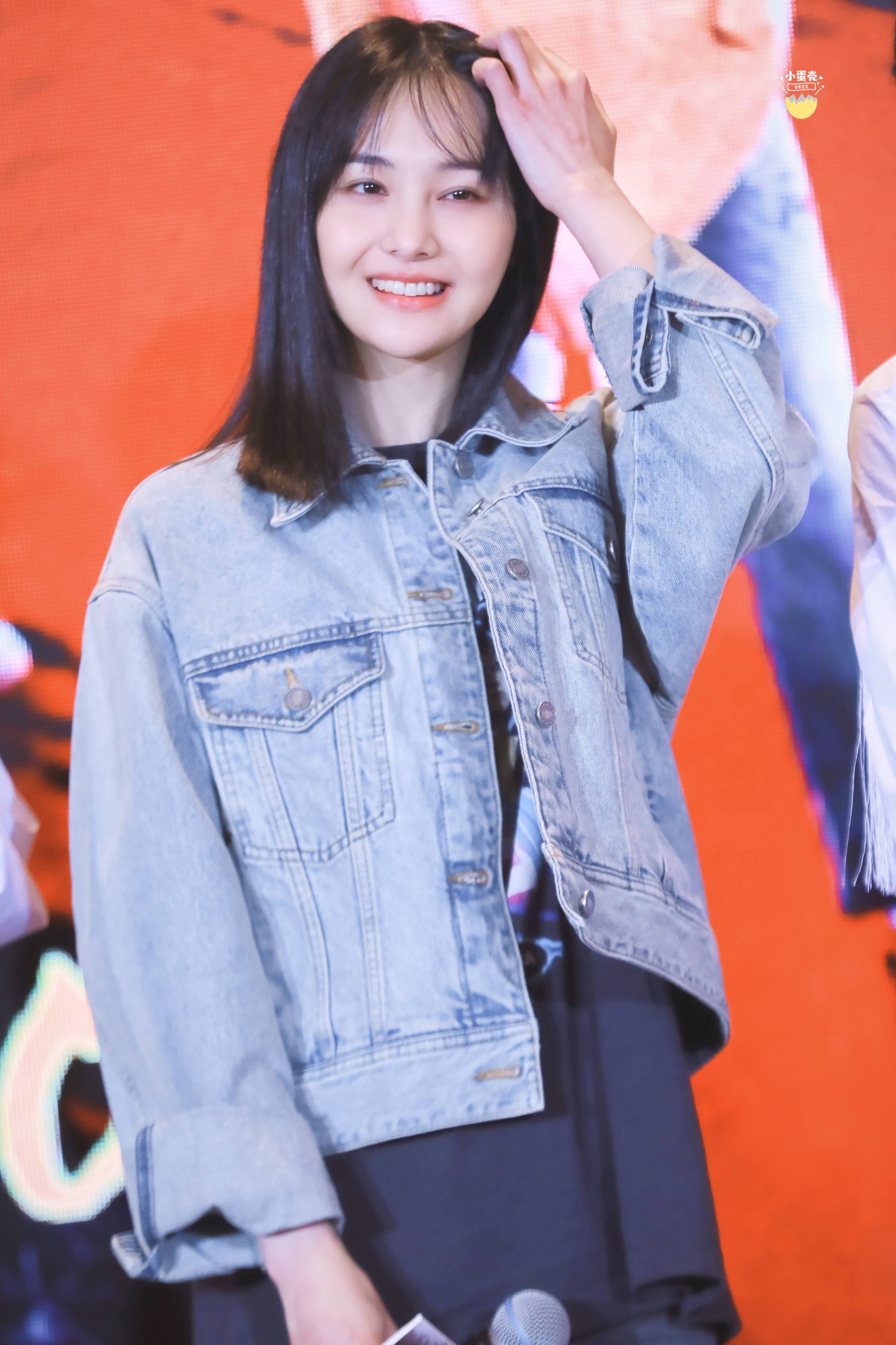 郑爽终于长胖了!小脸圆润满脸胶原蛋白,传说中的"幸福肥"?