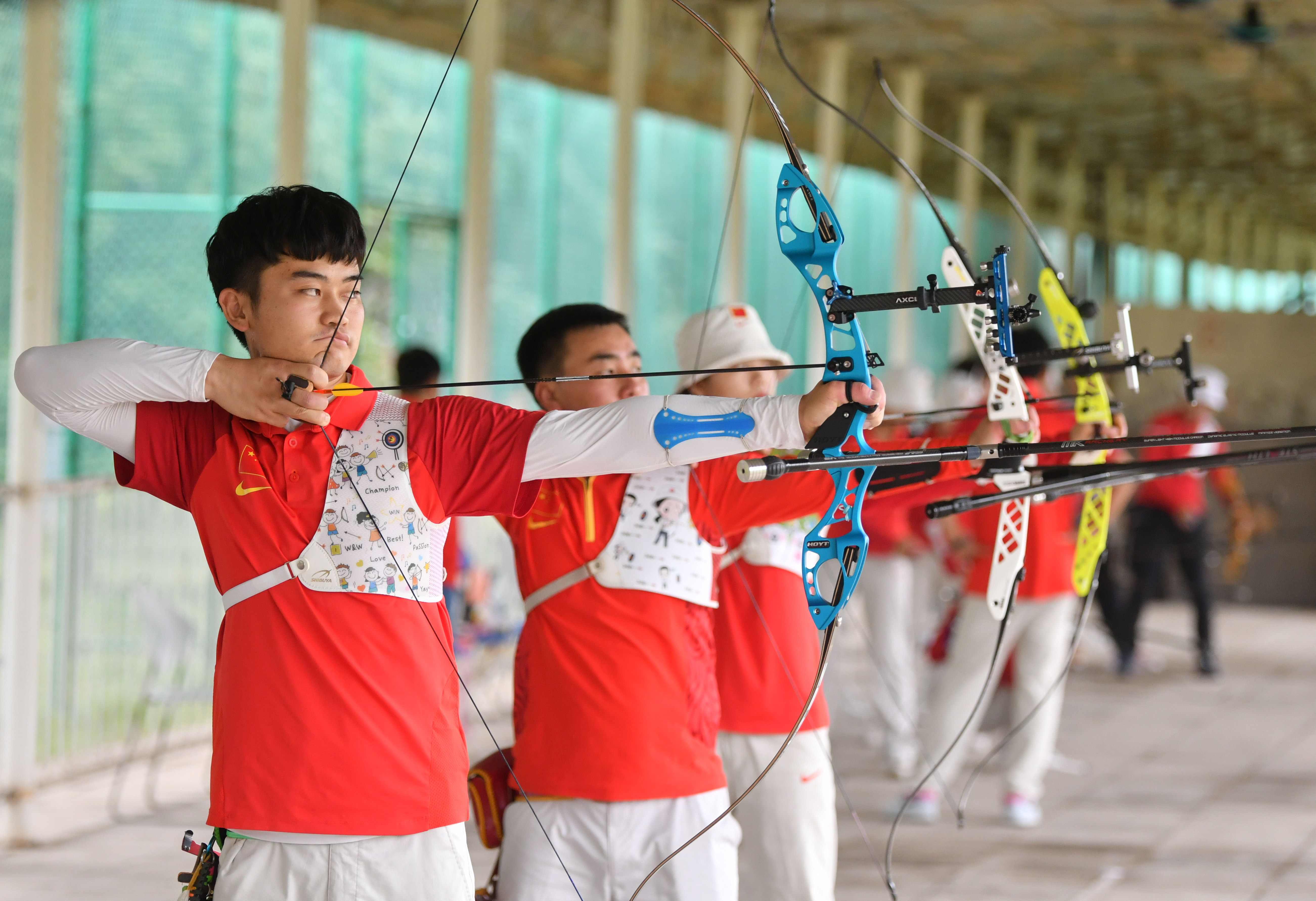 中国射箭队主题教育"文武交锋"