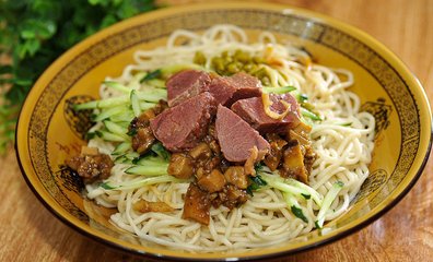 大碗,在陕西方言中叫"老碗",在以前陕西,可见一种独特的生活景观和