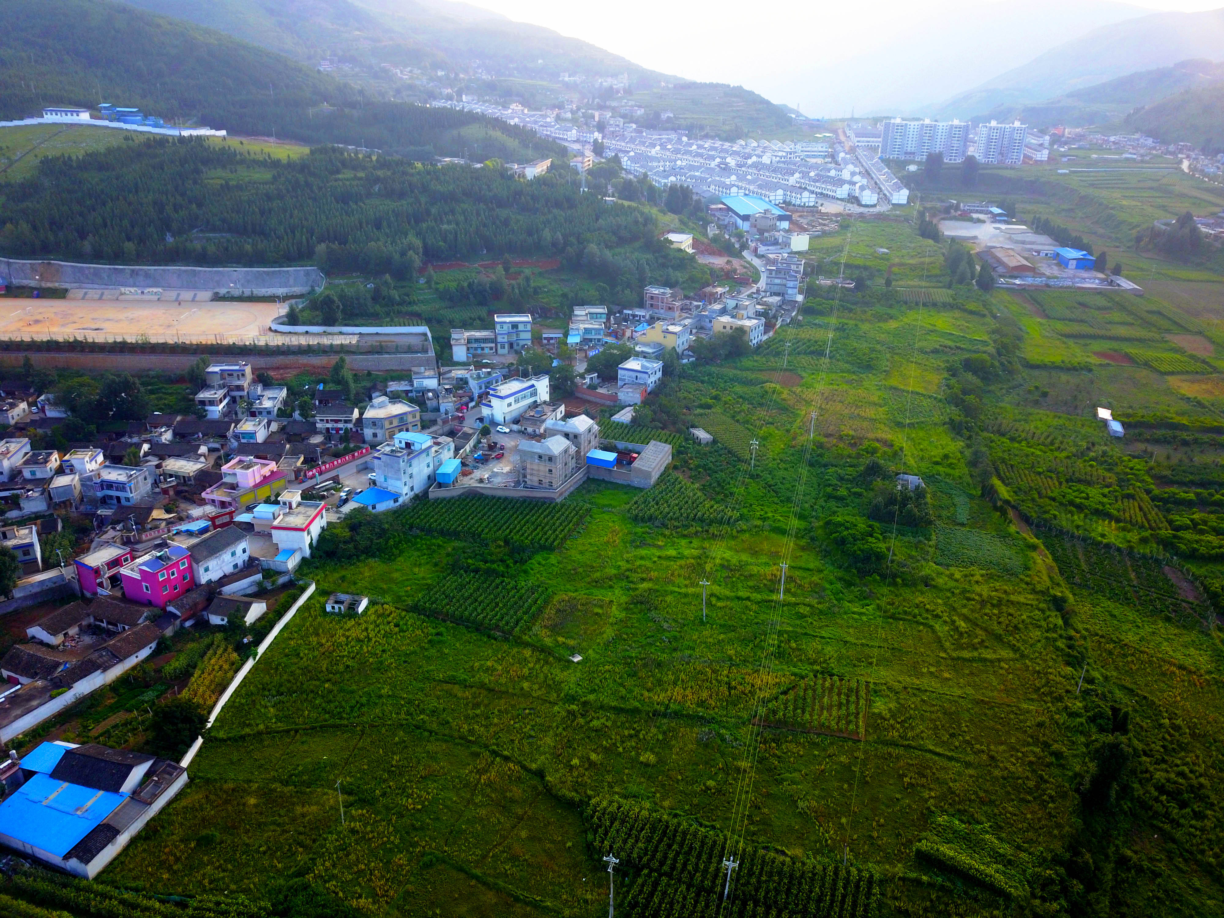 以禮村隸屬會澤縣金鐘鎮,地處鎮西邊,距鎮政府所在地7.